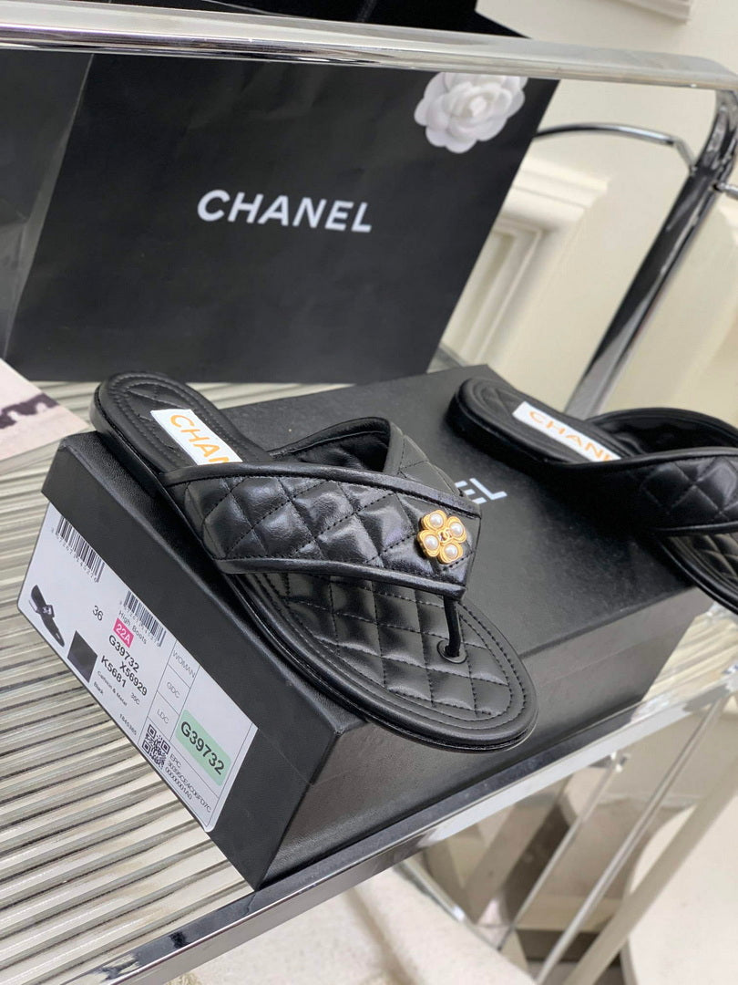 Chanel G40132 Women's Slippers Shoes Calfskin C90205