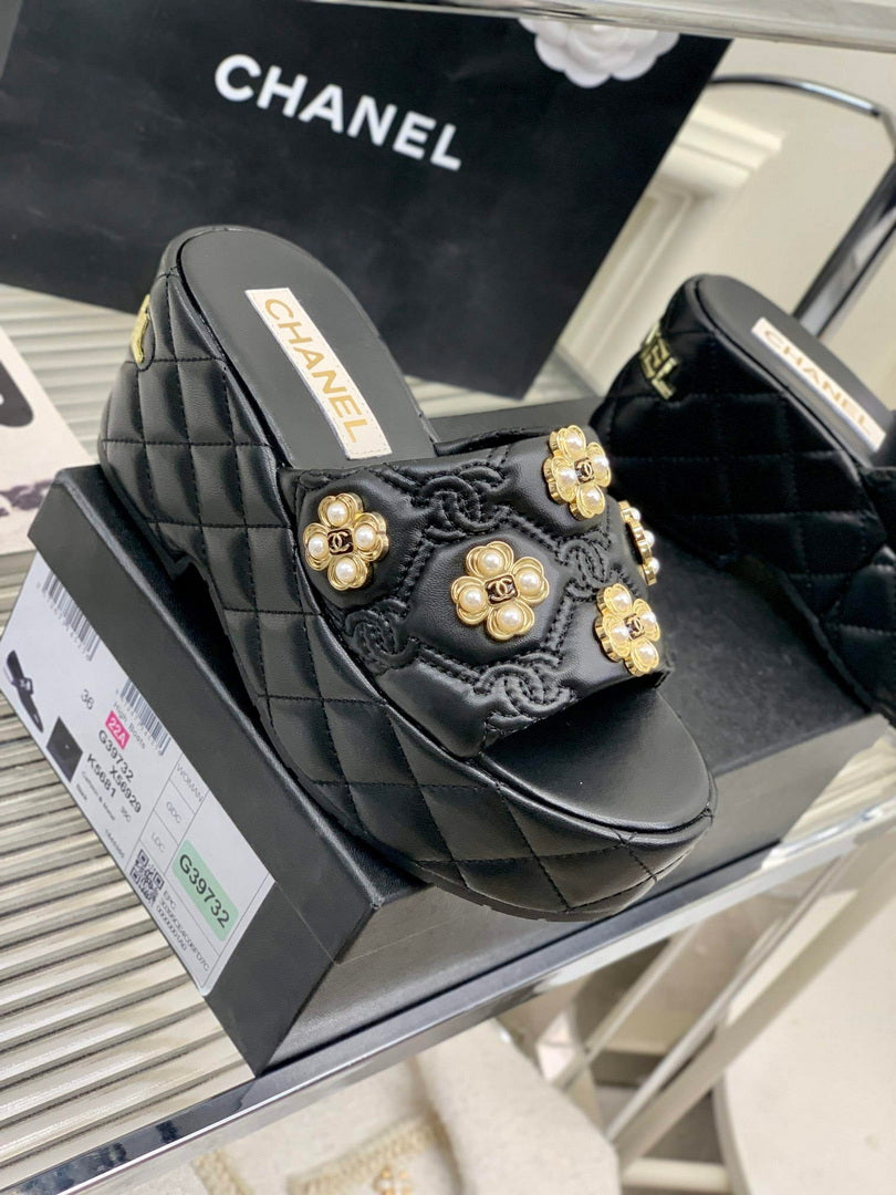 Chanel G40132 Women's Slippers Shoes Lambskin C90207