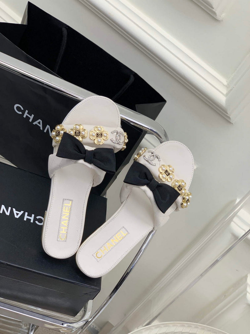 Chanel G40132 Women's Slippers Shoes Lambskin C90200