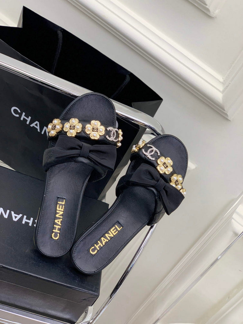 Chanel G40132 Women's Slippers Shoes Lambskin C90201