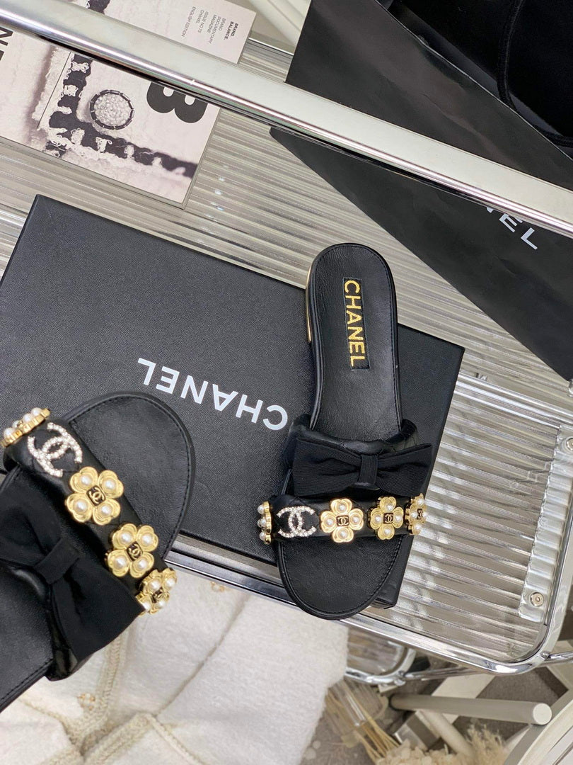 Chanel G40132 Women's Slippers Shoes Lambskin C90201