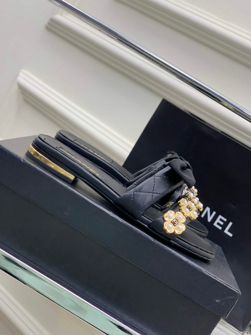 Chanel G40132 Women's Slippers Shoes Lambskin C90201