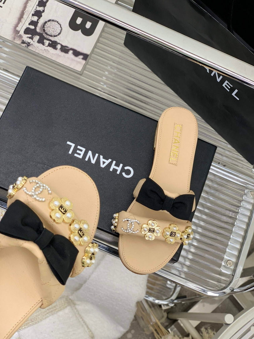 Chanel G40132 Women's Slippers Shoes Lambskin C90202