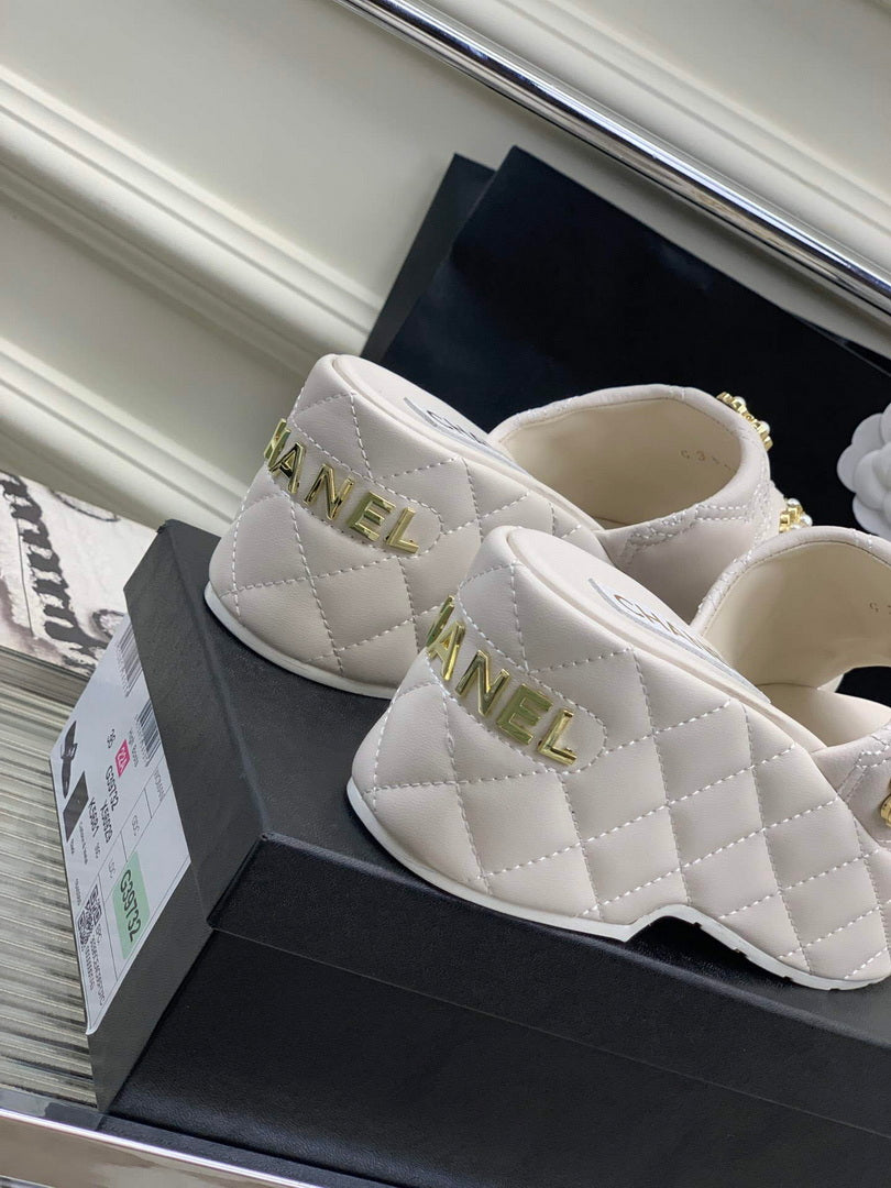 Chanel G40132 Women's Slippers Shoes Calfskin C90206