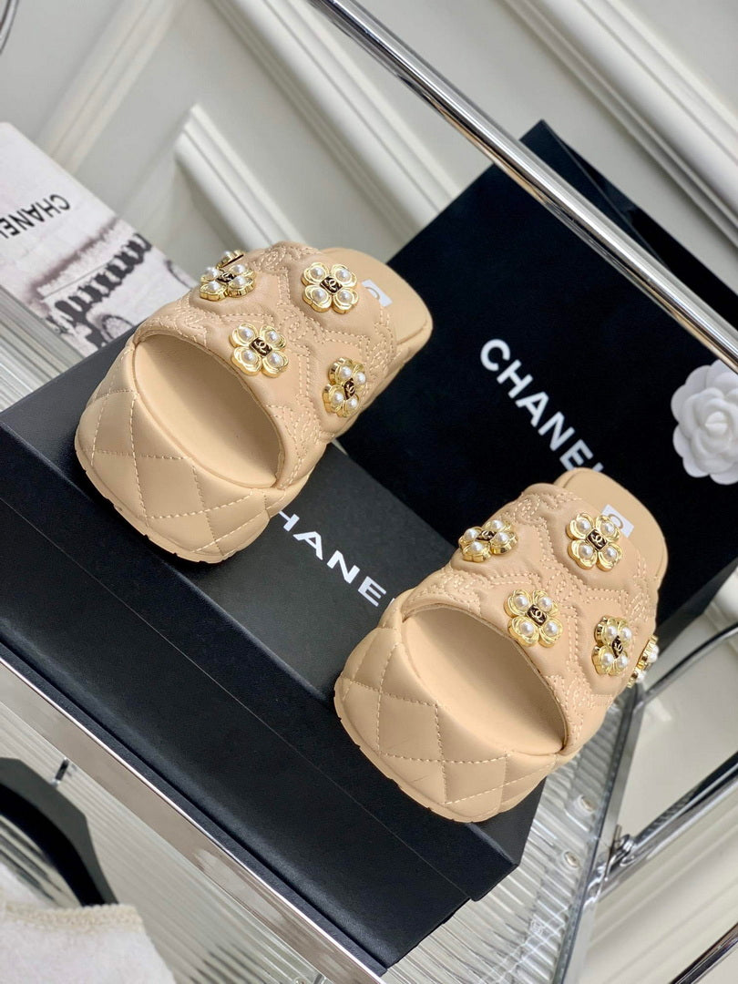 Chanel G40132 Women's Slippers Shoes Lambskin C90208