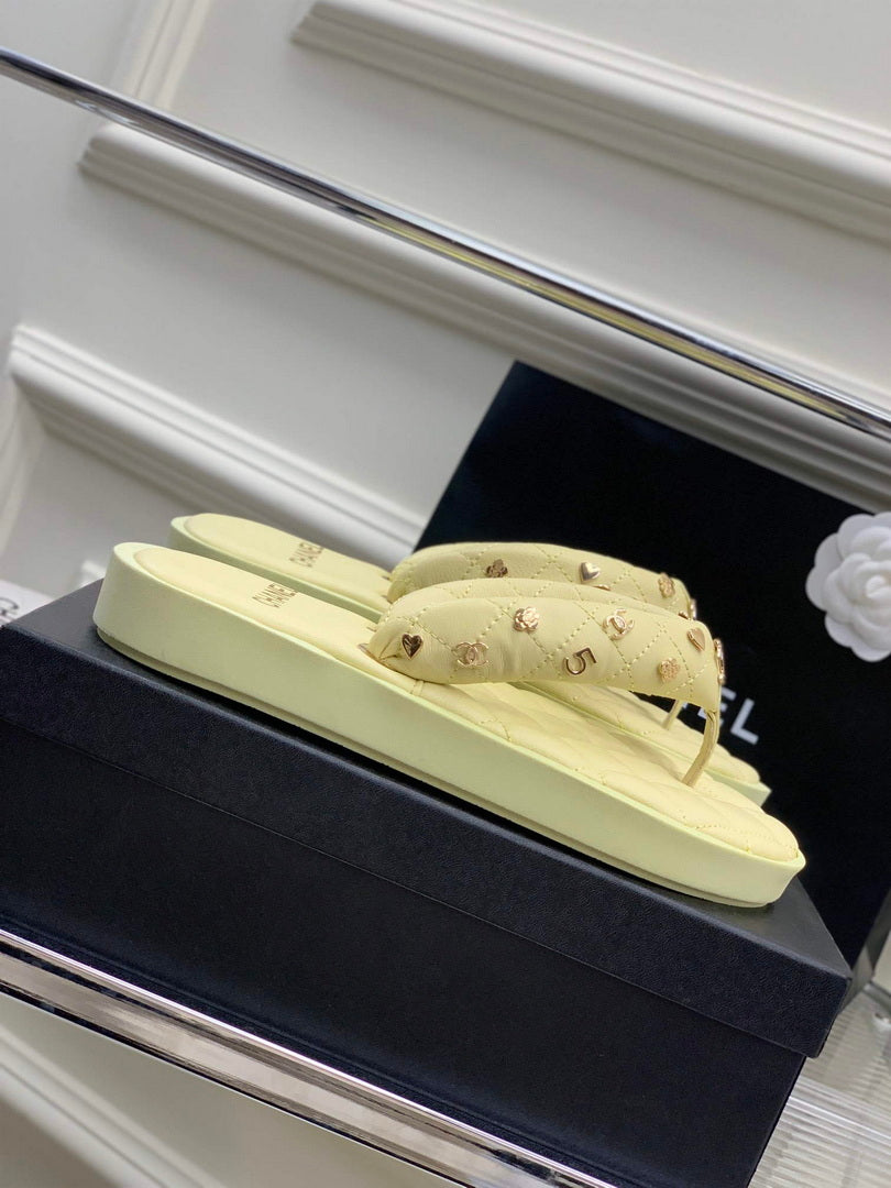 Chanel G40132 Women's Slippers Shoes Lambskin C90209