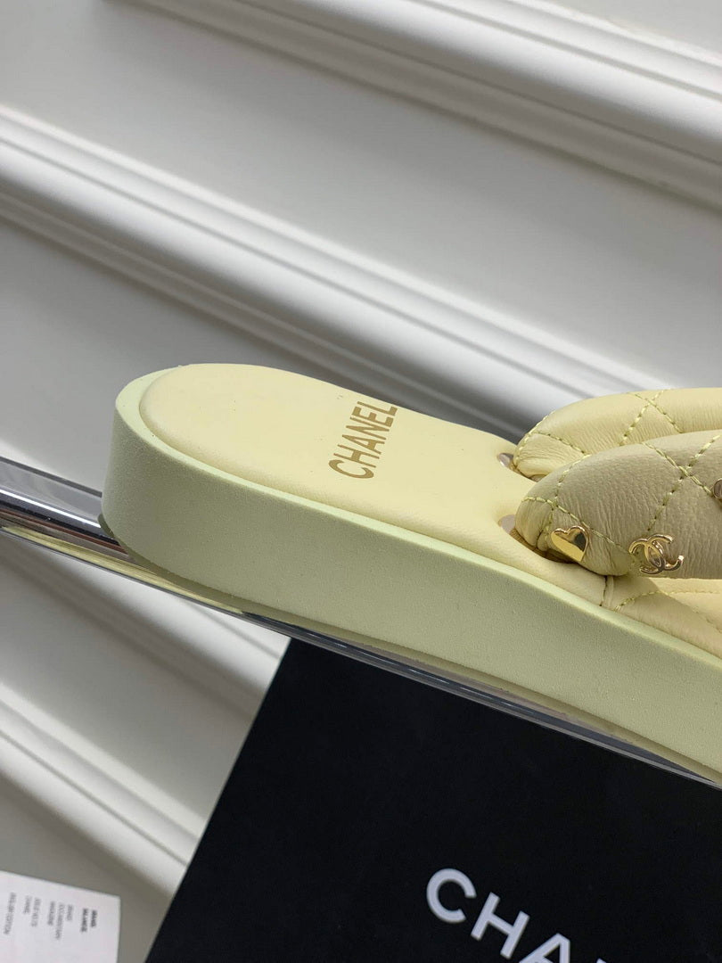 Chanel G40132 Women's Slippers Shoes Lambskin C90209