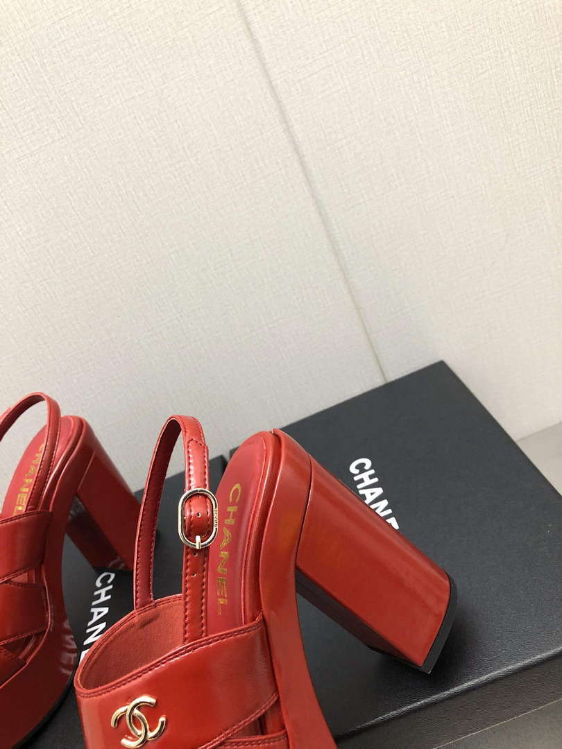 Chanel G45016 Patent Crumpled Lambskin Sandals C88321 - US 4=Euro 35 - View 3