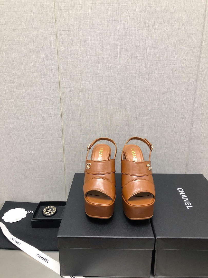 Chanel G45016 Patent Crumpled Lambskin Sandals C88323