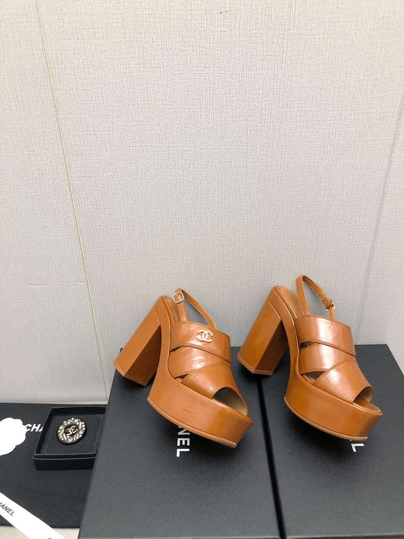 Chanel G45016 Patent Crumpled Lambskin Sandals C88323 - US 4=Euro 35 - View 4