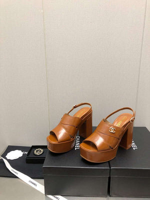 Chanel G45016 Patent Crumpled Lambskin Sandals C88323 - US 4=Euro 35 - View 1