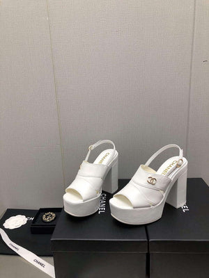Chanel G45016 Patent Crumpled Lambskin Sandals C88324 - US 4=Euro 35 - View 1