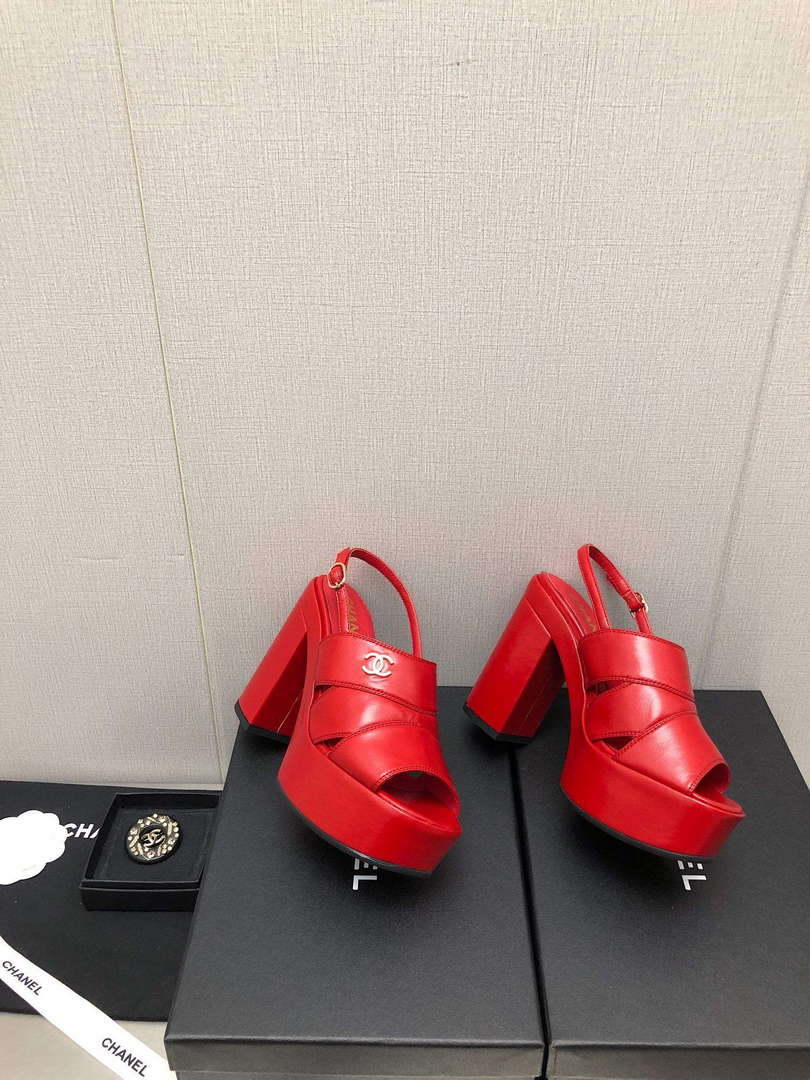 Chanel G45016 Patent Crumpled Lambskin Sandals C88325