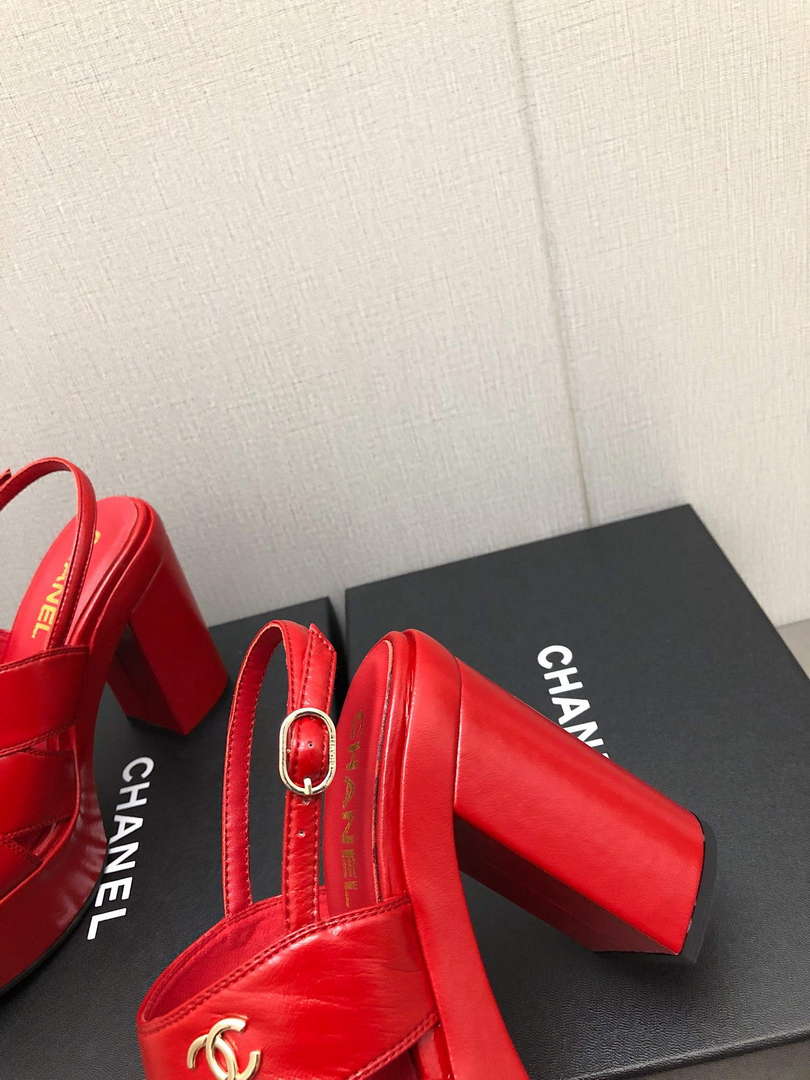 Chanel G45016 Patent Crumpled Lambskin Sandals C88325