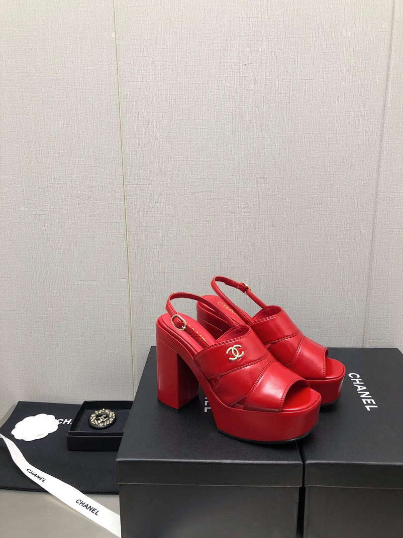 Chanel G45016 Patent Crumpled Lambskin Sandals C88325