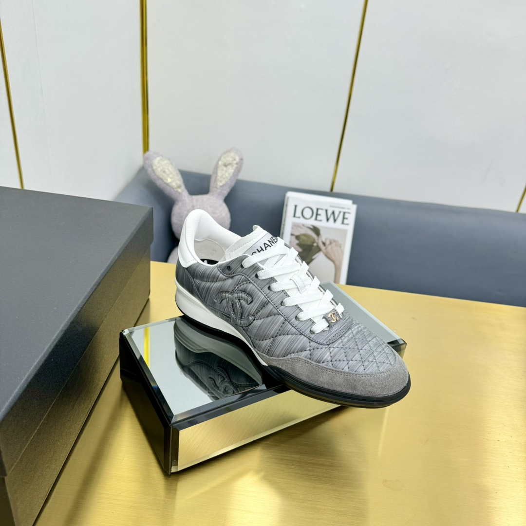 Chanel G45839 Women 24B Trainers Shiny Calfskin Calfskin & Suede Calfskin C91257 - Fmale-Euro 35=US 4 - View 2
