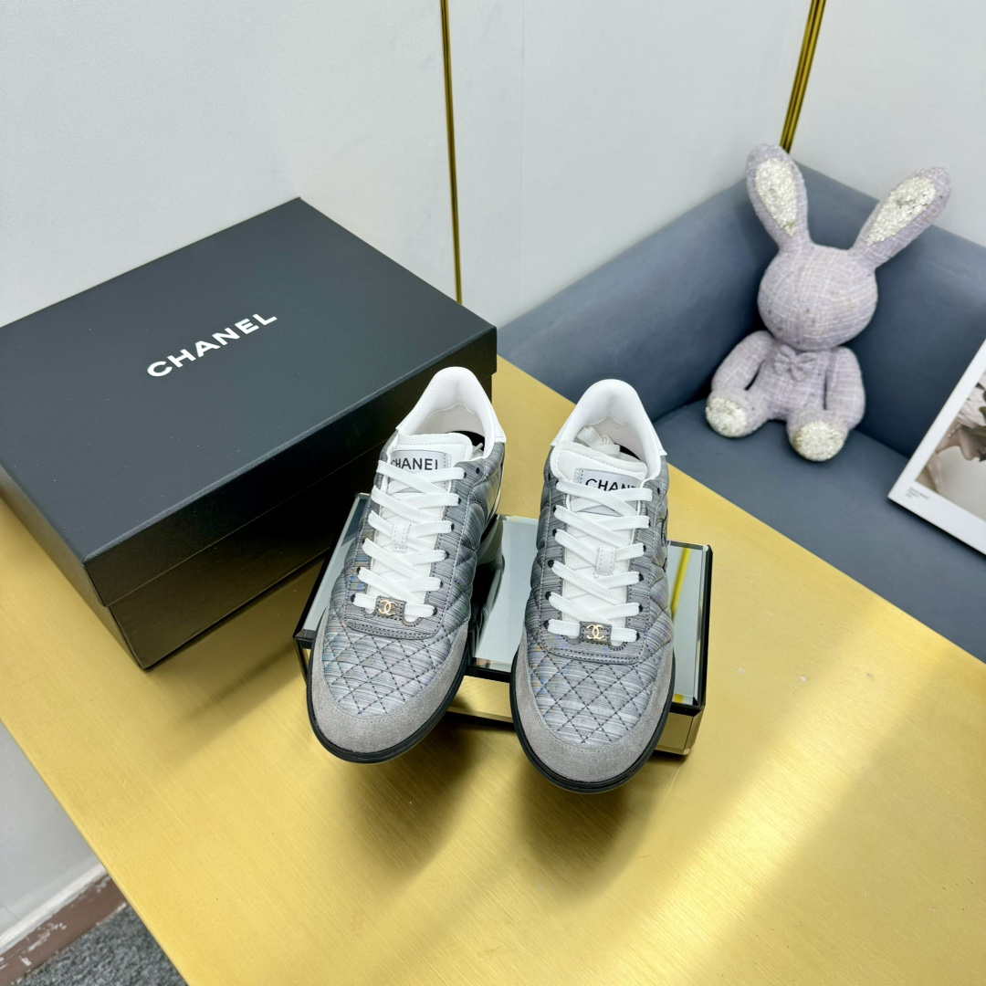 Chanel G45839 Women 24B Trainers Shiny Calfskin Calfskin & Suede Calfskin C91257 - Fmale-Euro 35=US 4 - View 4
