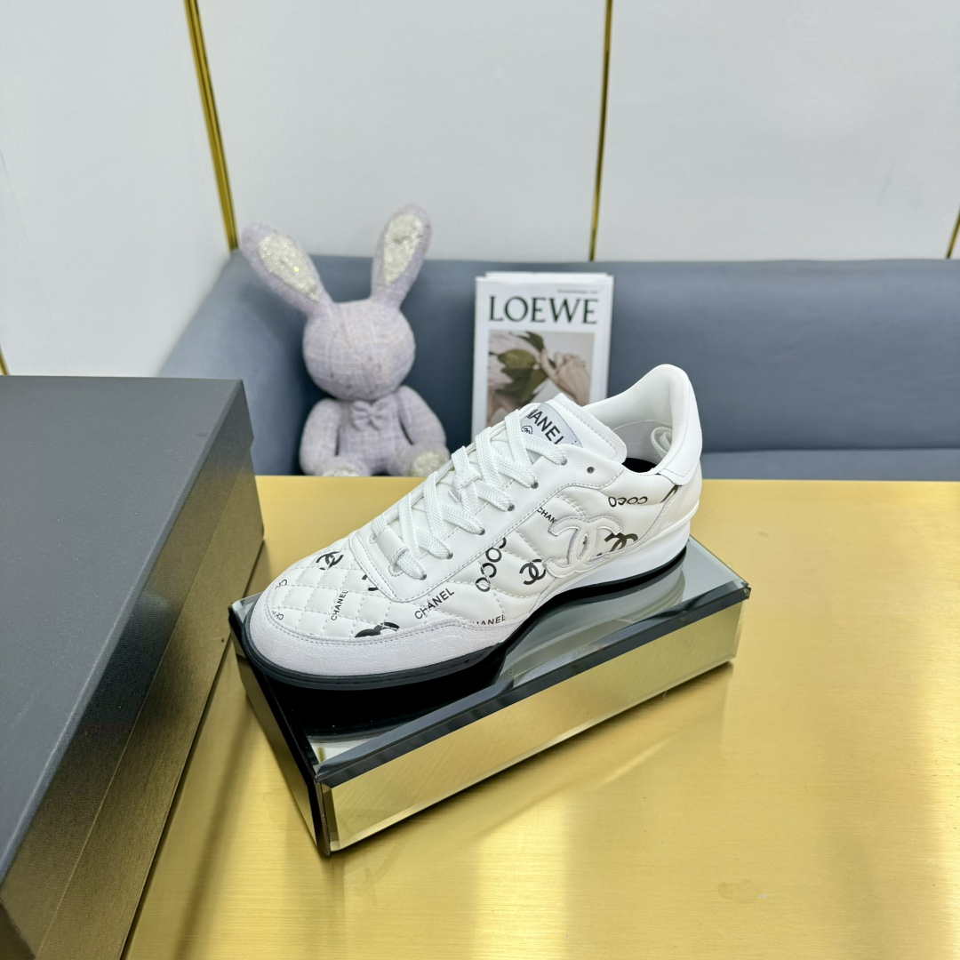 Chanel G45839 Women 24B Trainers Shiny Calfskin Calfskin & Suede Calfskin C91259 - Fmale-Euro 35=US 4 - View 2