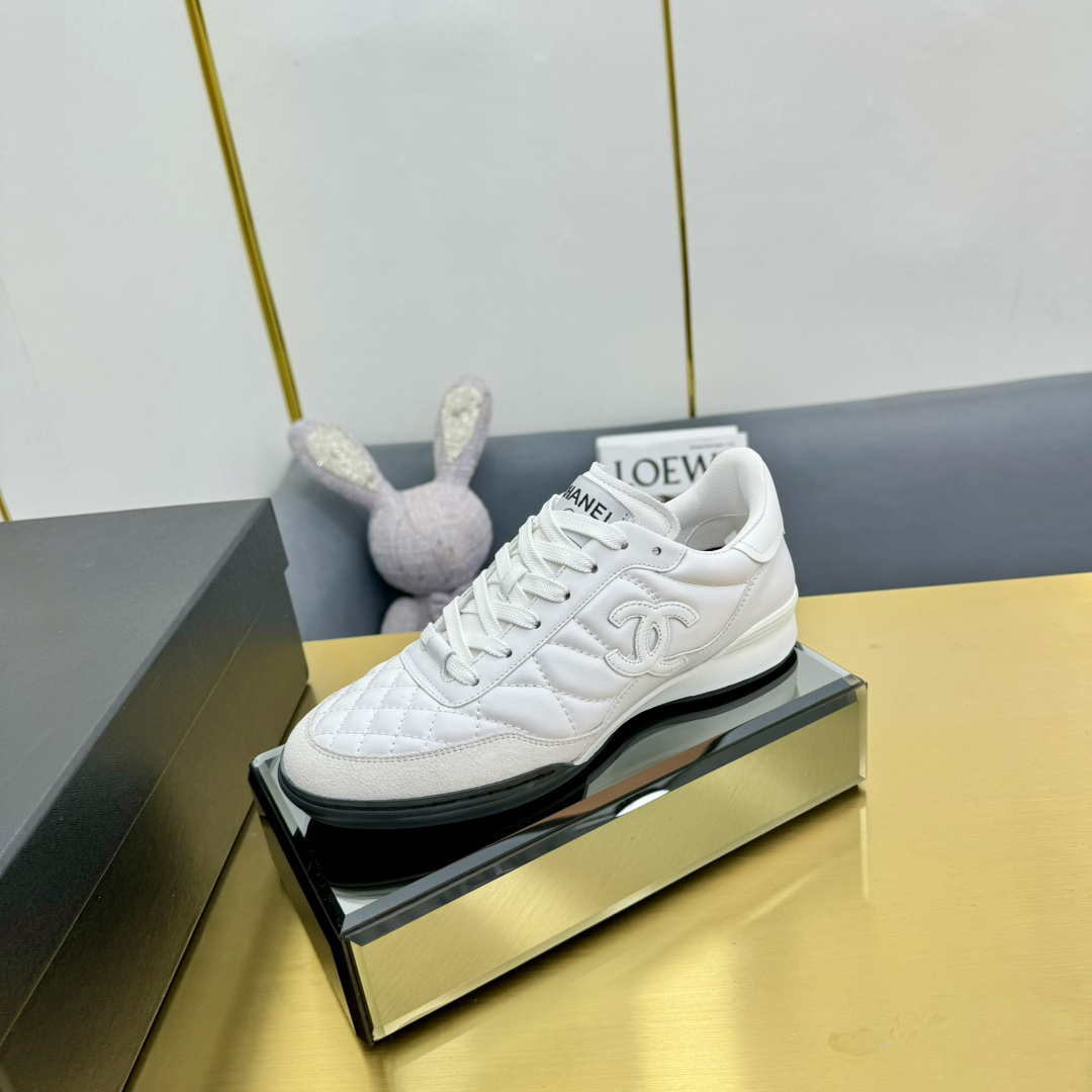 Chanel G45839 Women 24B Trainers Shiny Calfskin Calfskin & Suede Calfskin C91264 - Fmale-Euro 35=US 4 - View 2