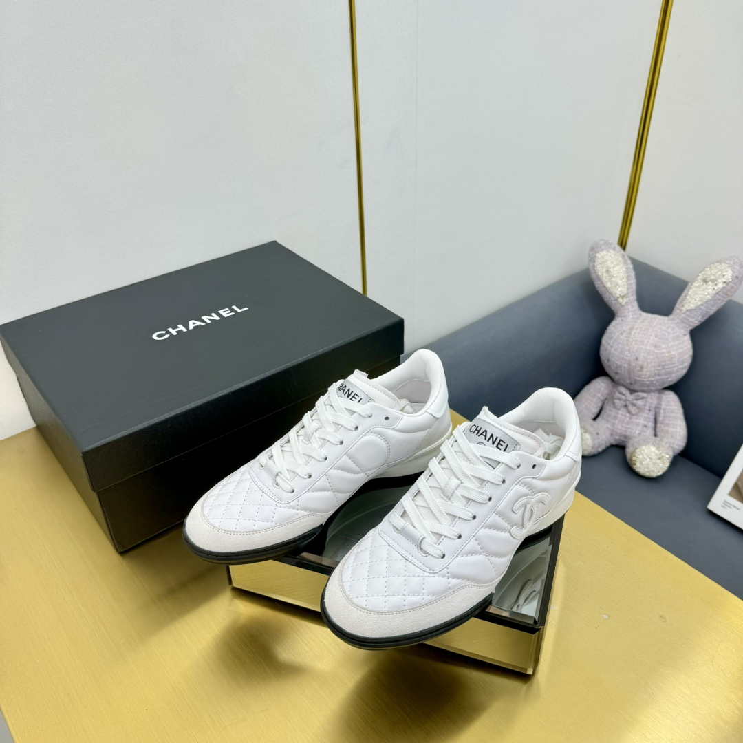 Chanel G45839 Women 24B Trainers Shiny Calfskin Calfskin & Suede Calfskin C91264 - Fmale-Euro 35=US 4 - View 3