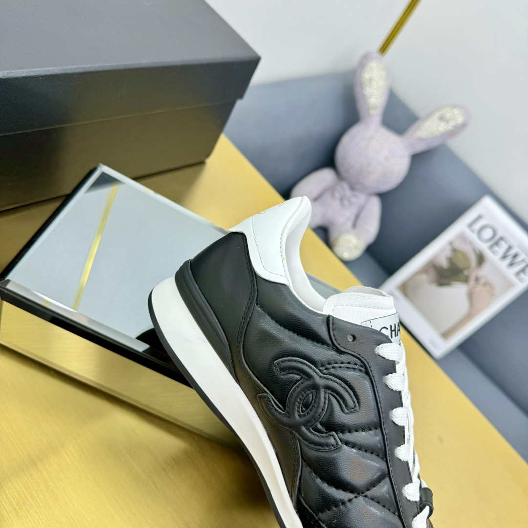 Chanel G45839 Women 24B Trainers Shiny Calfskin Calfskin & Suede Calfskin C91262 - Fmale-Euro 35=US 4 - View 5