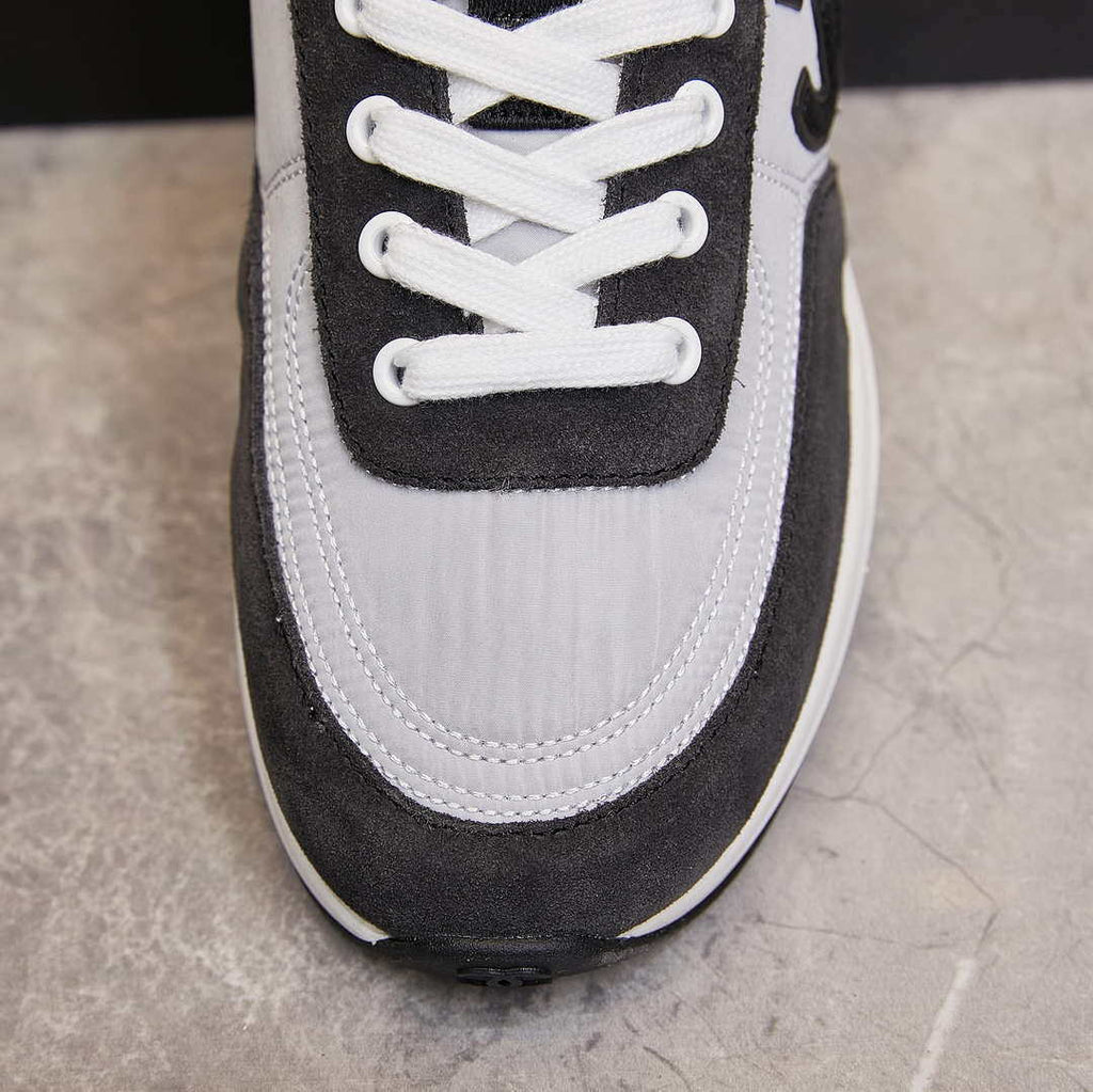 Chanel G46076 Women 24B Trainers Suede leather Black & White C91292