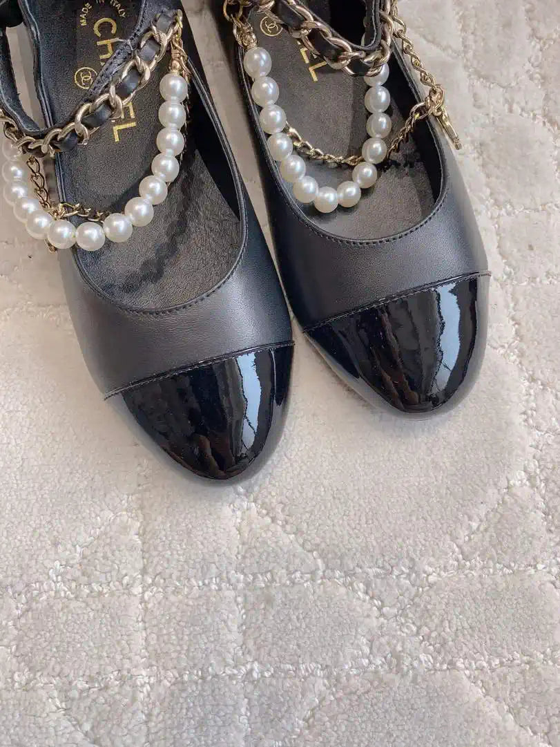 Chanel G46718 Mary Janes Lambskin Patent Calfskin Imitation Pearls & Metal C90300