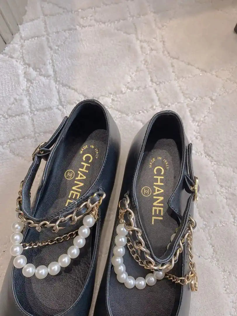 Chanel G46718 Mary Janes Lambskin Patent Calfskin Imitation Pearls & Metal C90300