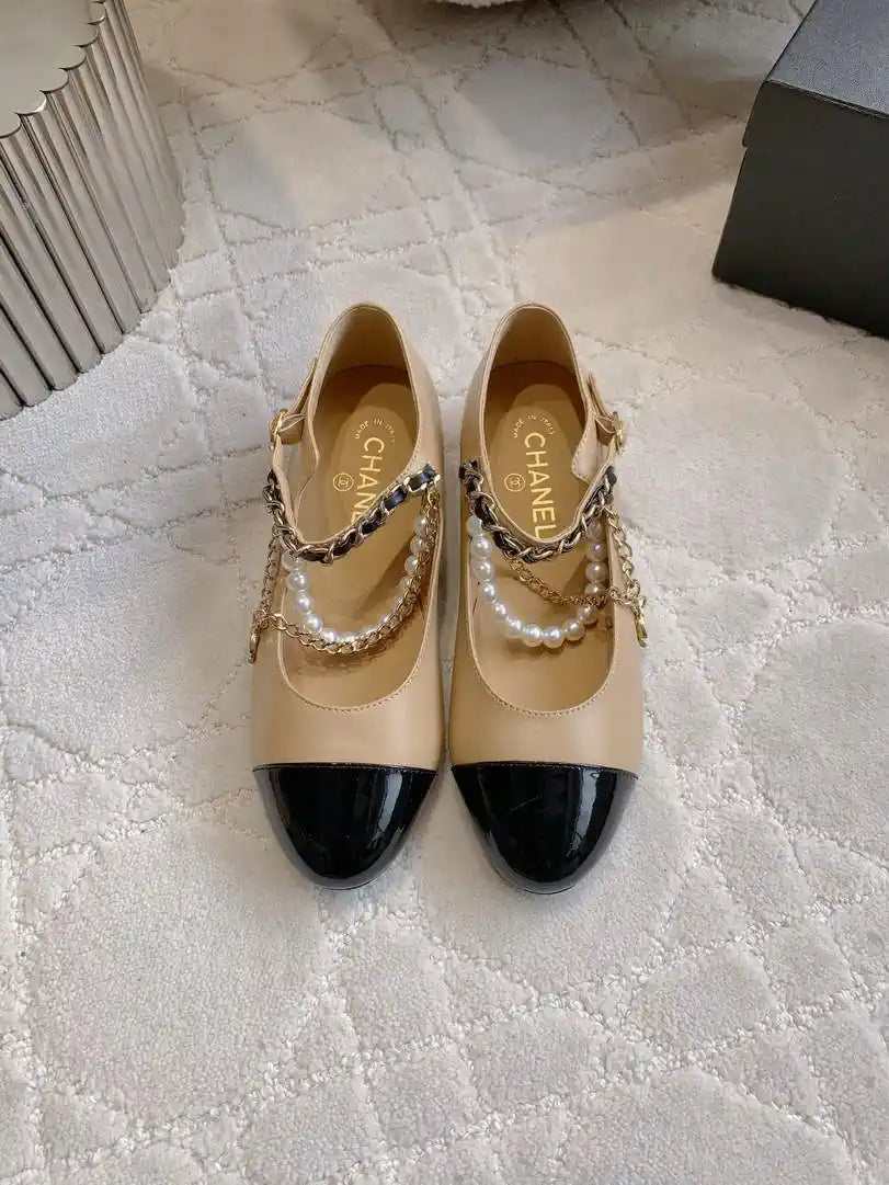 Chanel G46718 Mary Janes Lambskin Patent Calfskin Imitation Pearls & Metal C90301