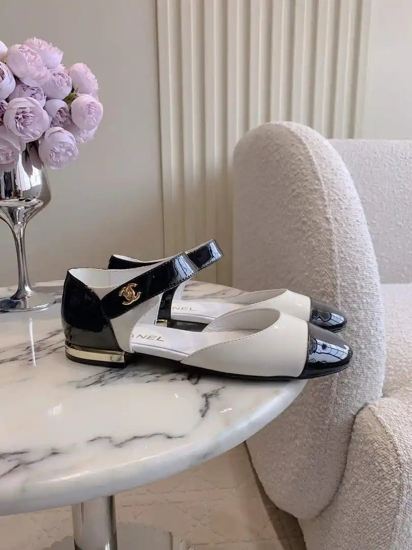 Chanel G46718 Mary Janes Lambskin Patent Calfskin Imitation Pearls & Metal C90303