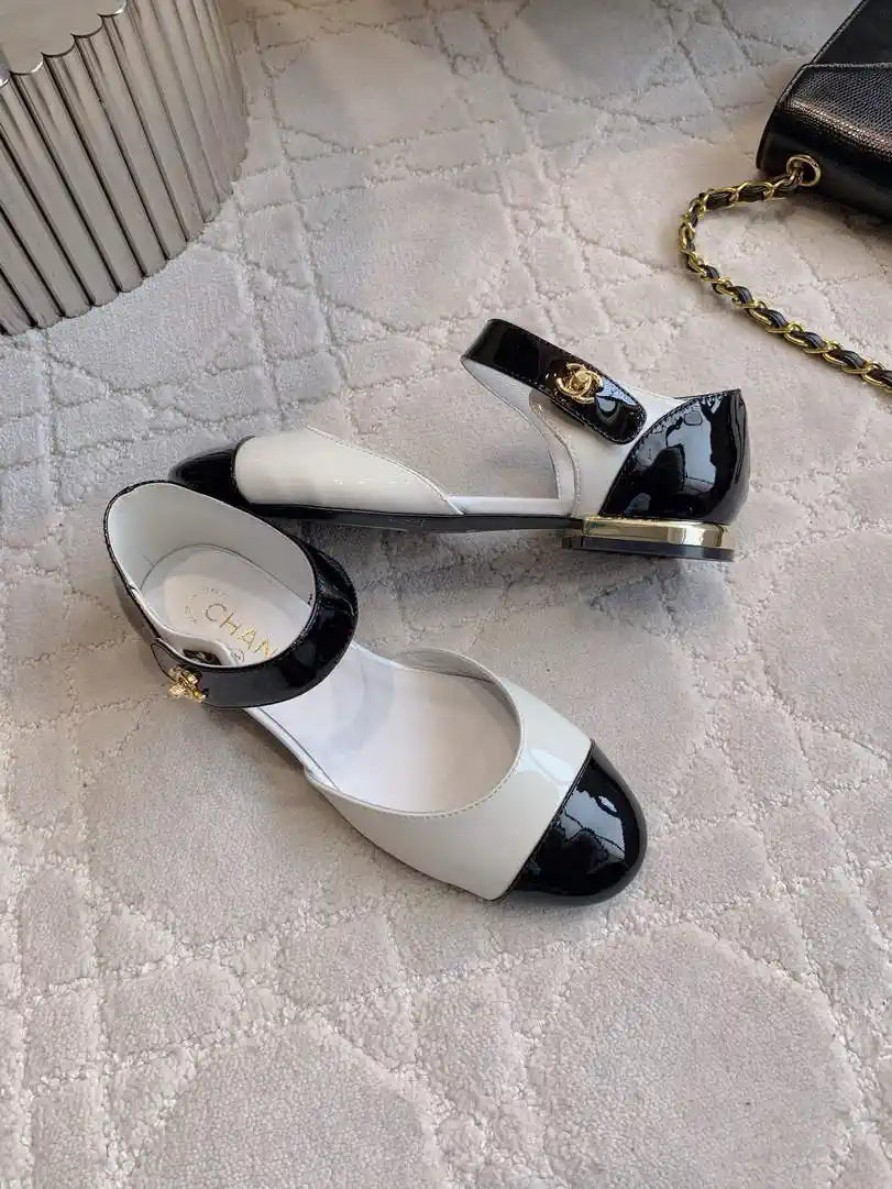 Chanel G46718 Mary Janes Lambskin Patent Calfskin Imitation Pearls & Metal C90303