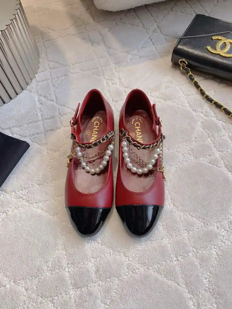 Chanel G46718 Mary Janes Lambskin Patent Calfskin Imitation Pearls & Metal C90304