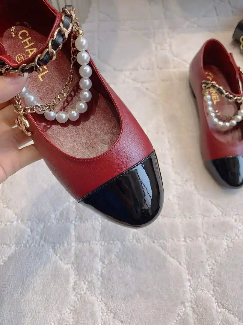 Chanel G46718 Mary Janes Lambskin Patent Calfskin Imitation Pearls & Metal C90304