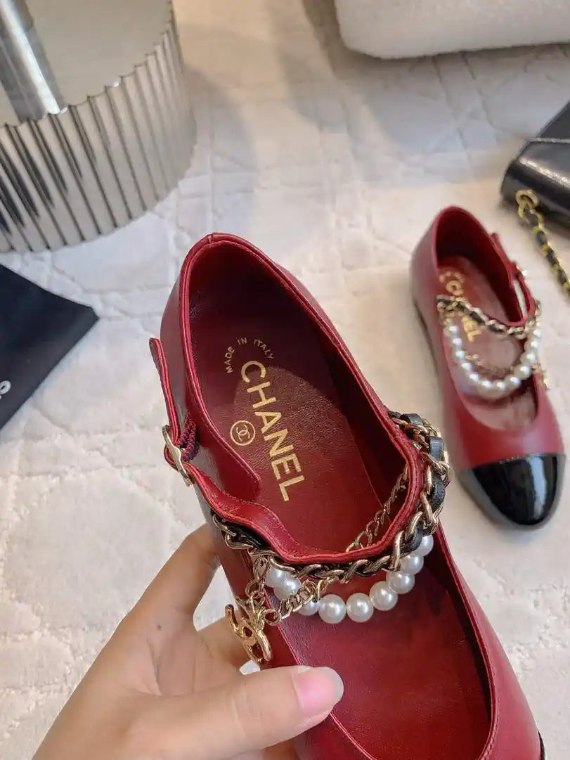 Chanel G46718 Mary Janes Lambskin Patent Calfskin Imitation Pearls & Metal C90304