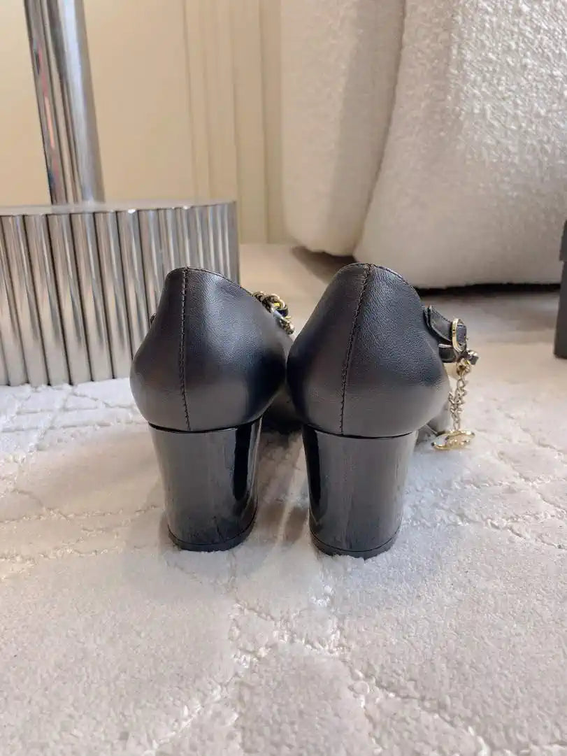 Chanel G46718 Mary Janes Lambskin Patent Calfskin Imitation Pearls & Metal C90307
