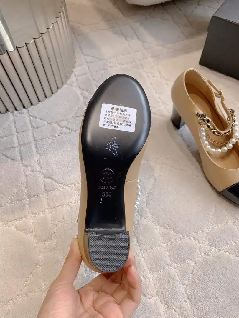 Chanel G46718 Mary Janes Lambskin Patent Calfskin Imitation Pearls & Metal C90308