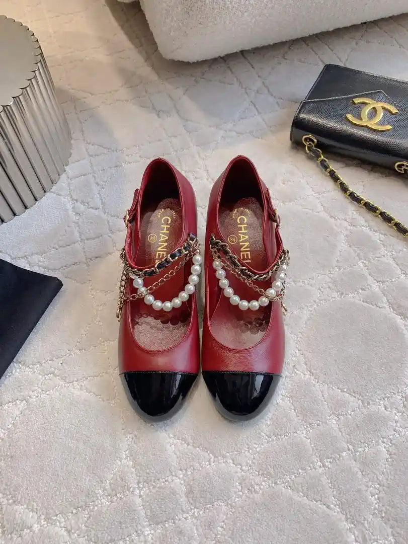 Chanel G46718 Mary Janes Lambskin Patent Calfskin Imitation Pearls & Metal C90310