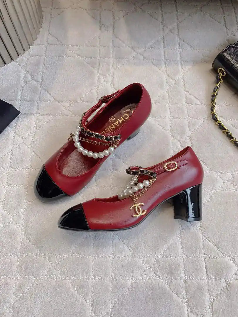 Chanel G46718 Mary Janes Lambskin Patent Calfskin Imitation Pearls & Metal C90310