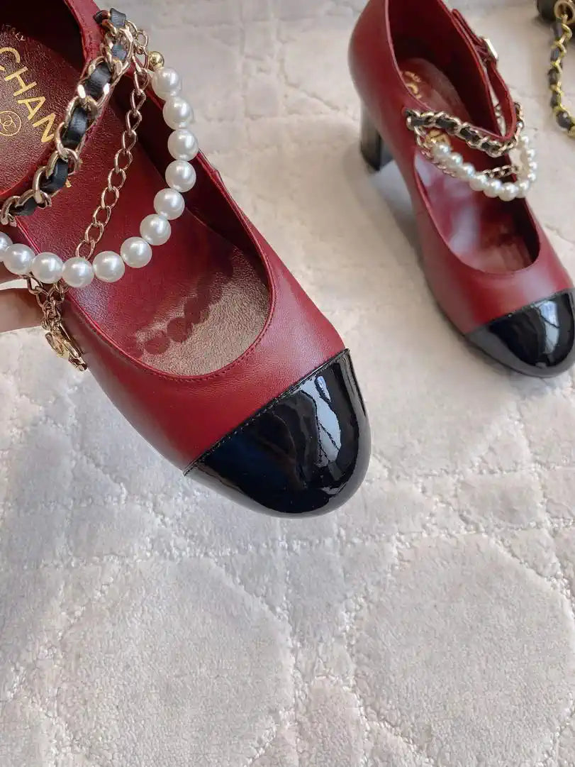 Chanel G46718 Mary Janes Lambskin Patent Calfskin Imitation Pearls & Metal C90310