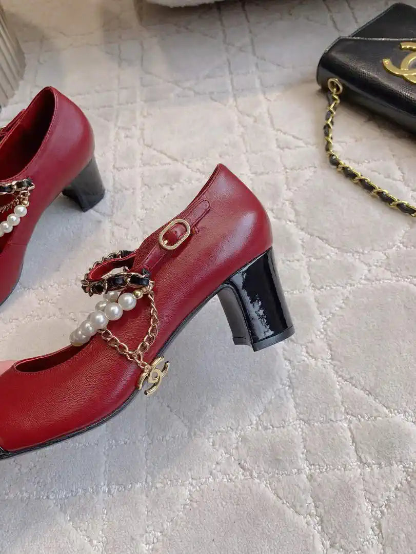 Chanel G46718 Mary Janes Lambskin Patent Calfskin Imitation Pearls & Metal C90310