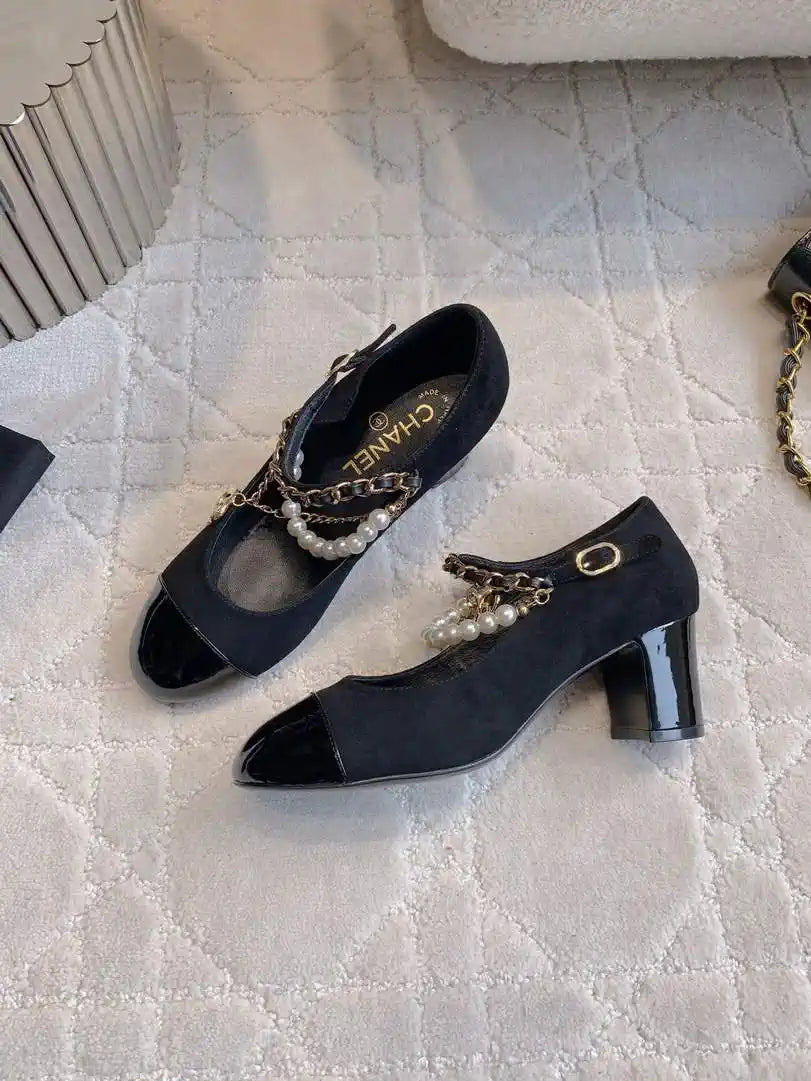 Chanel G46718 Mary Janes Lambskin Patent Calfskin Imitation Pearls & Metal C90311