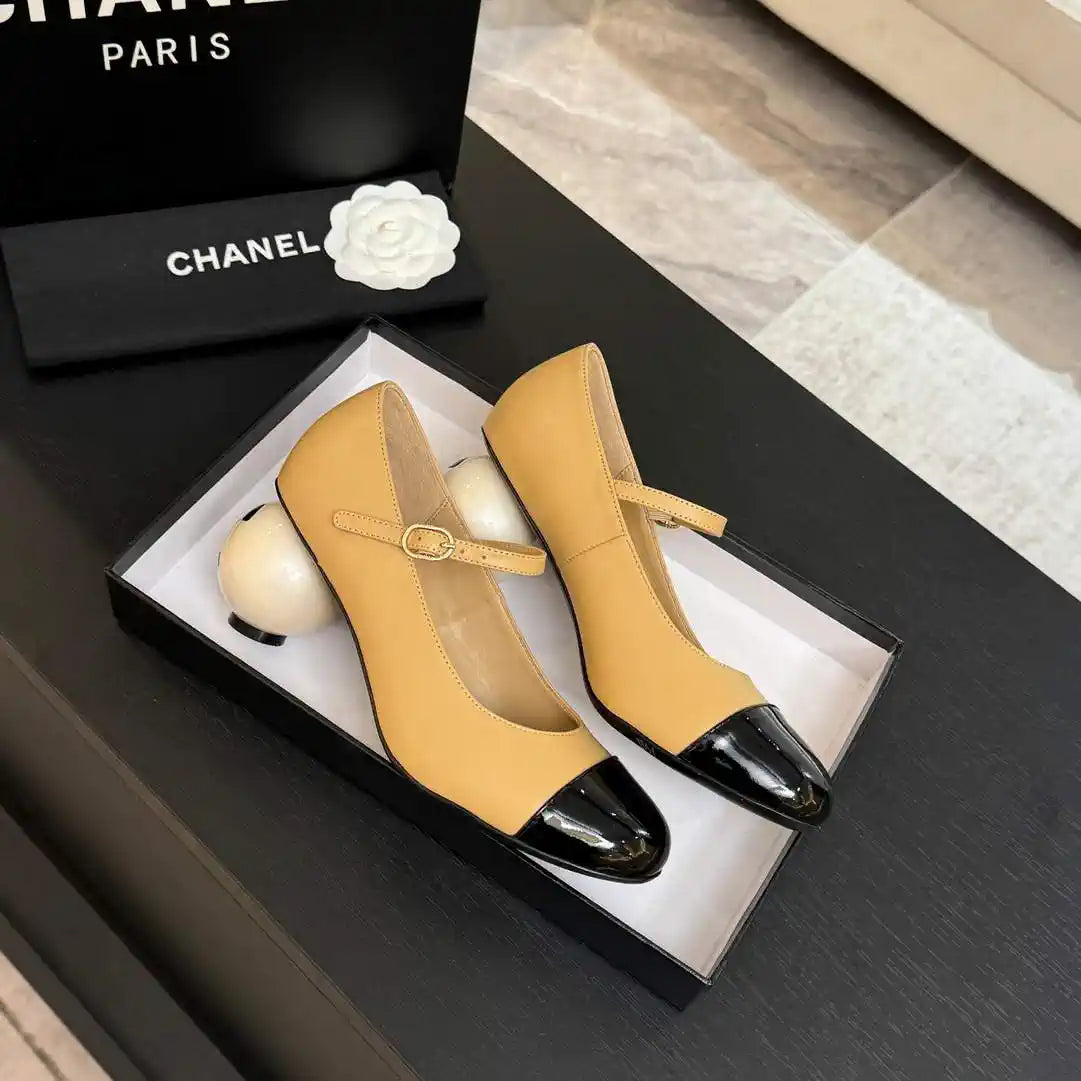 Chanel G46775 Lambskin Patent Calfskin & Imitation Pearls C90318