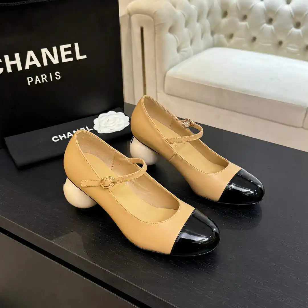 Chanel G46775 Lambskin Patent Calfskin & Imitation Pearls C90318
