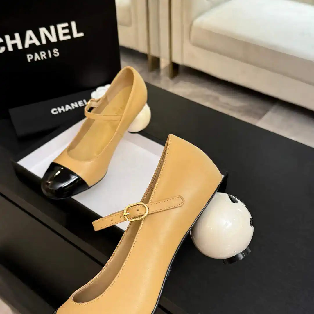 Chanel G46775 Lambskin Patent Calfskin & Imitation Pearls C90318