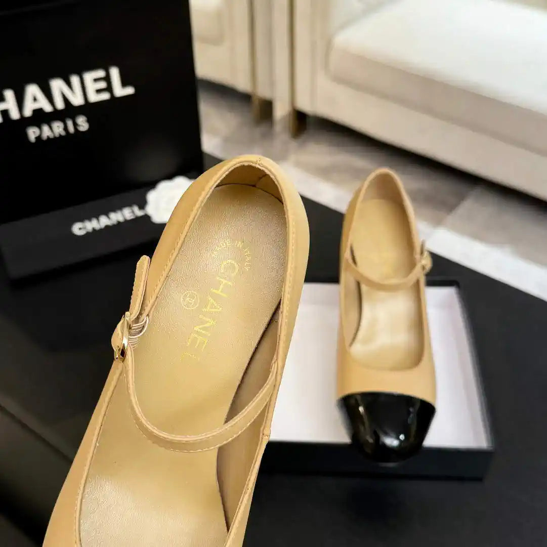 Chanel G46775 Lambskin Patent Calfskin & Imitation Pearls C90318