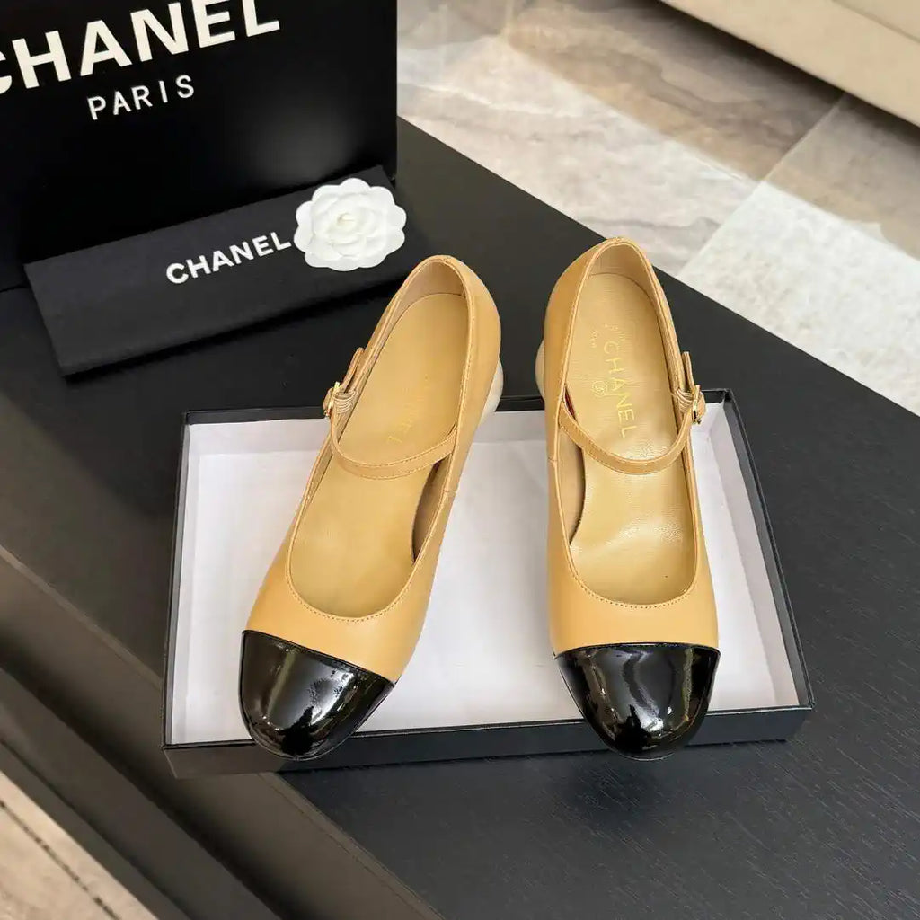 Chanel G46775 Lambskin Patent Calfskin & Imitation Pearls C90318
