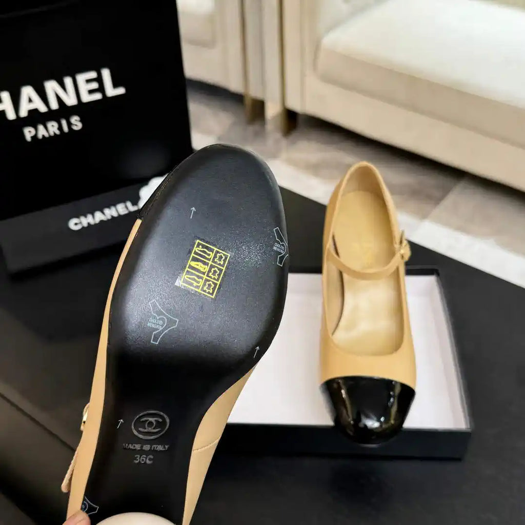 Chanel G46775 Lambskin Patent Calfskin & Imitation Pearls C90318