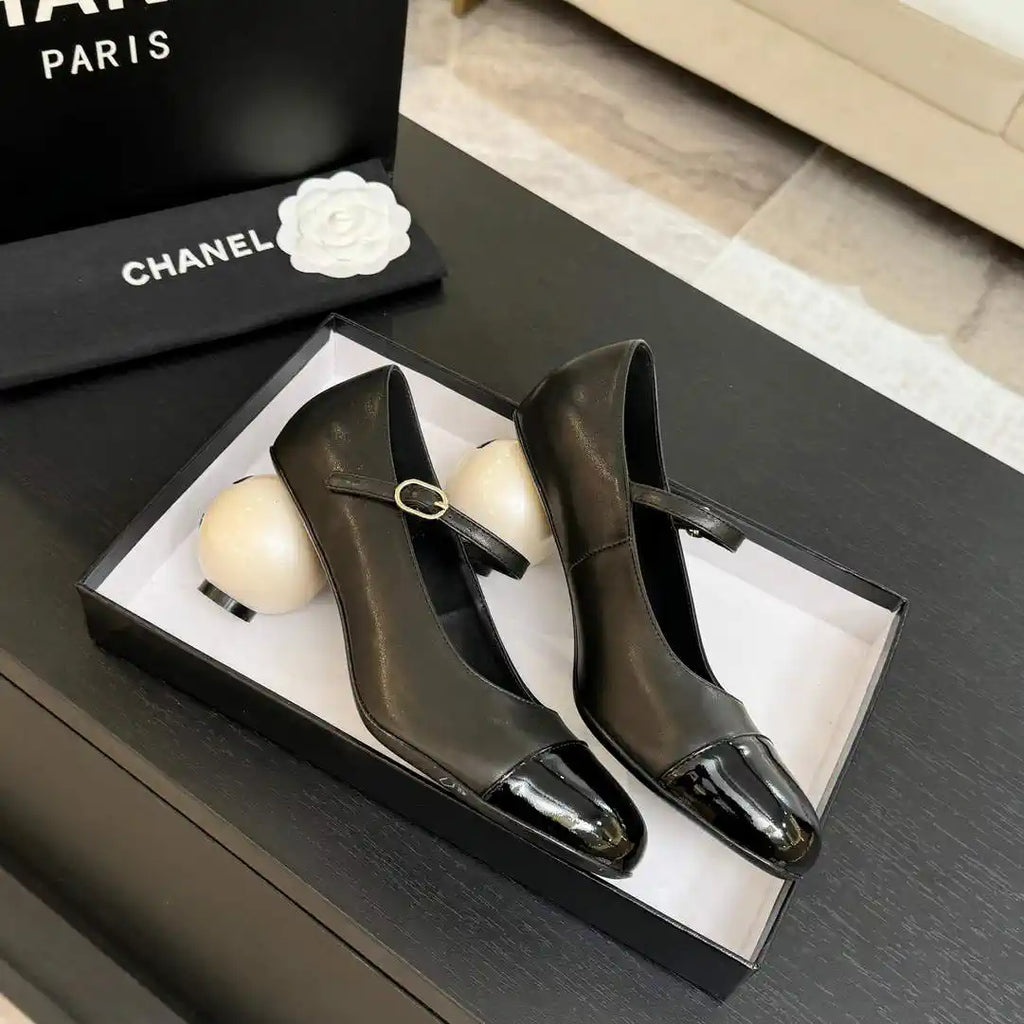 Chanel G46775 Lambskin Patent Calfskin & Imitation Pearls C90319