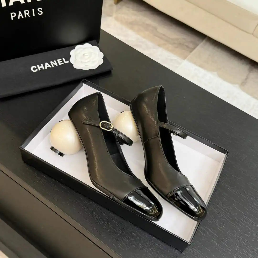 Chanel G46775 Lambskin Patent Calfskin & Imitation Pearls C90319