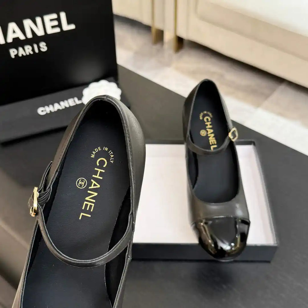 Chanel G46775 Lambskin Patent Calfskin & Imitation Pearls C90319